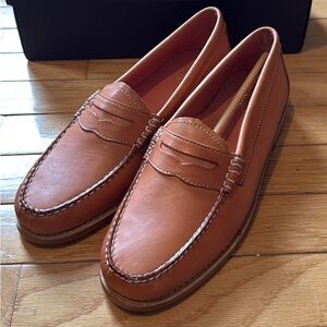 Bass Whitney Vachetta Loafer in Tan